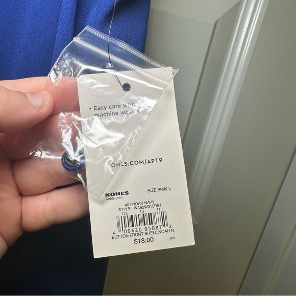 NWT Apt. 9 Blue V Neck Sleeveless Blouse size S - Picture 3 of 8